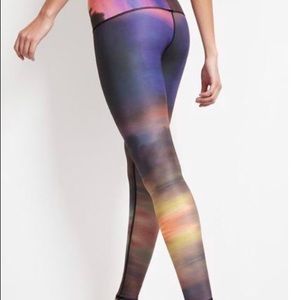 Teeki Clouds Hot Pant